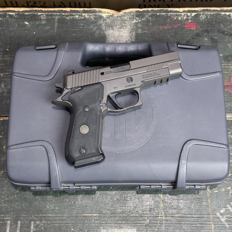 Sig Sauer P220 Legion 45 ACP